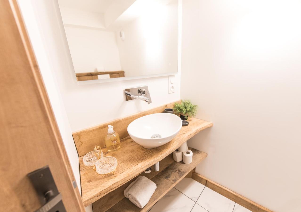 Le Milan Royal - Montmin Apartment Bagian luar foto