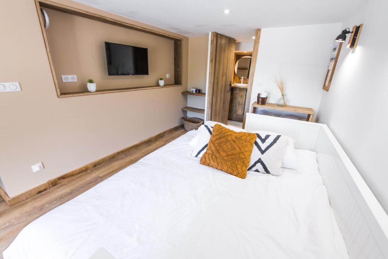 Le Milan Royal - Montmin Apartment Bagian luar foto